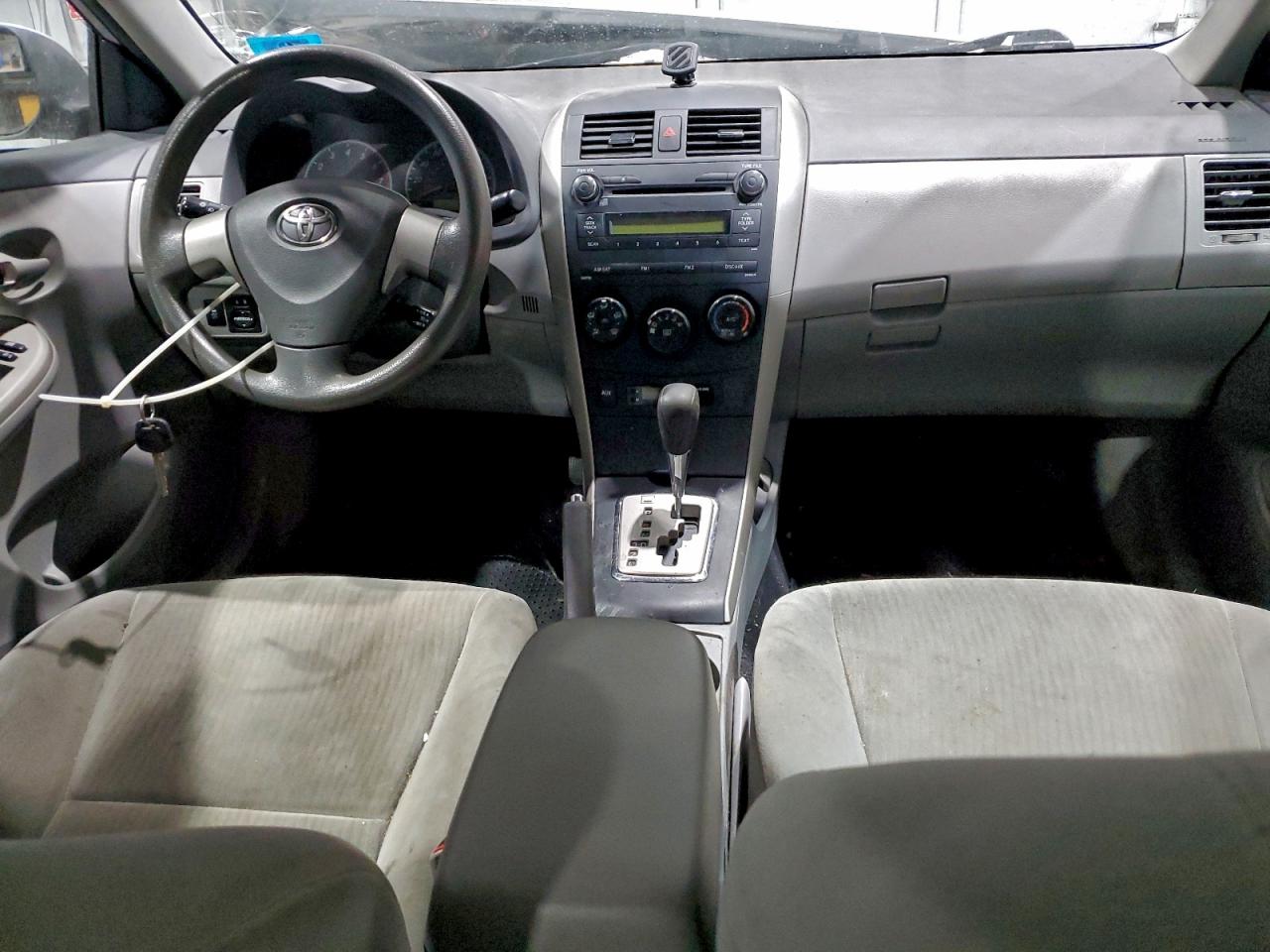 Toyota Corolla Base Image 5