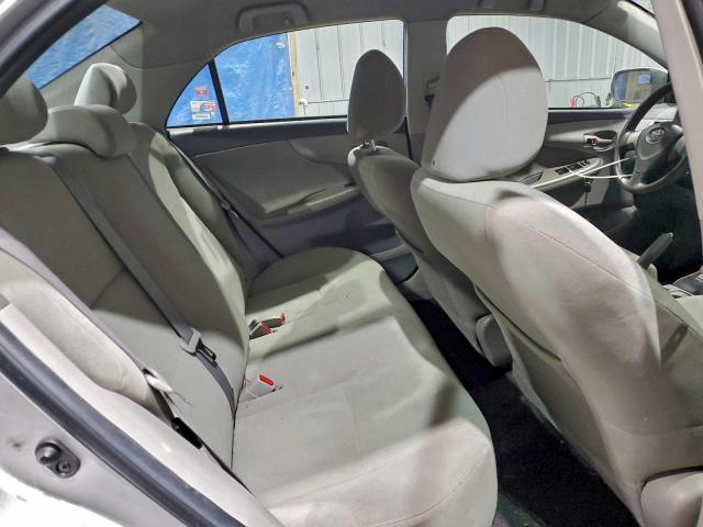 Toyota Corolla Base Image 9