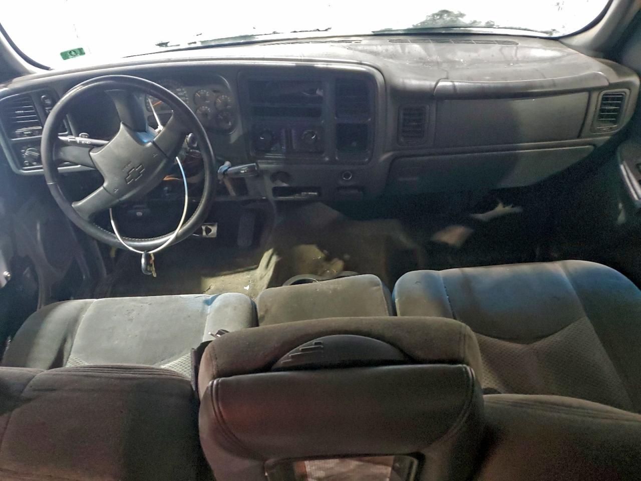 Chevrolet Silverado K1500 Image 4