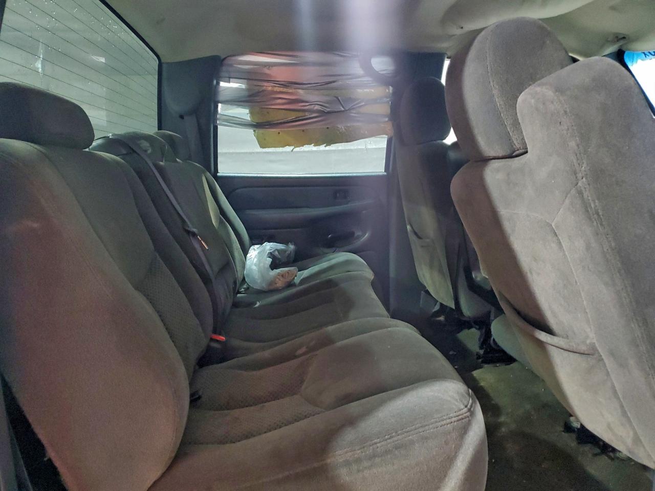 Chevrolet Silverado K1500 Image 3