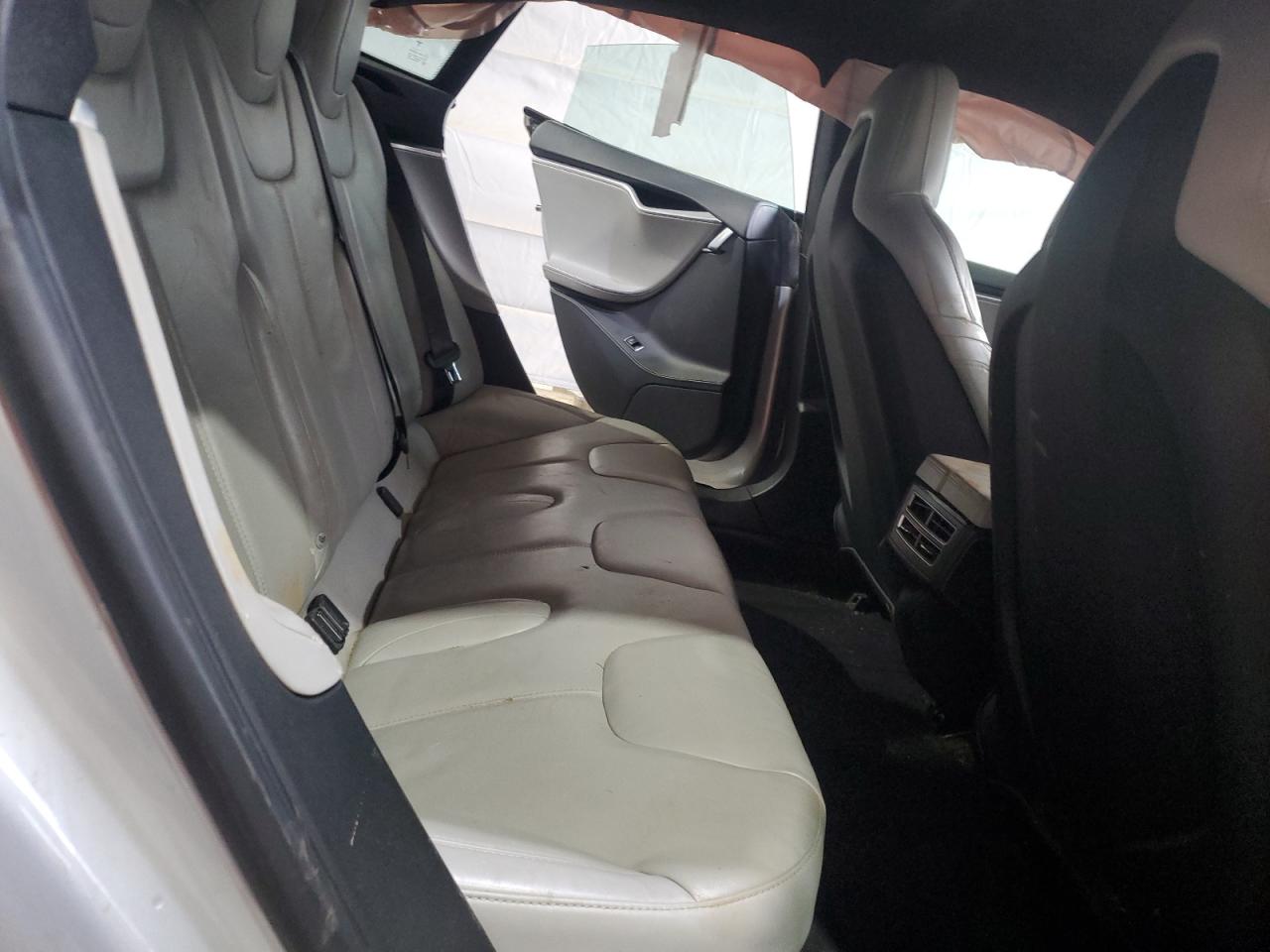 Tesla Model S Image 11