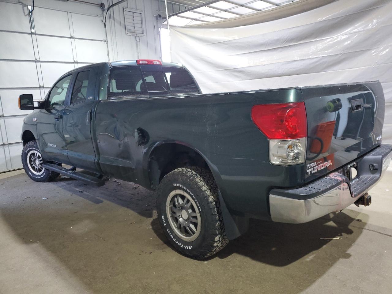 Toyota Tundra Double Cab Image 9