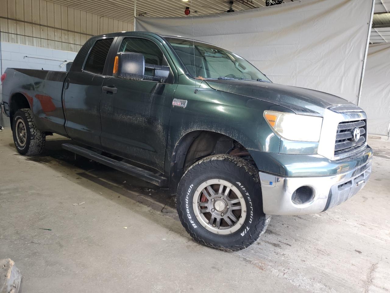 Toyota Tundra Double Cab Image 8