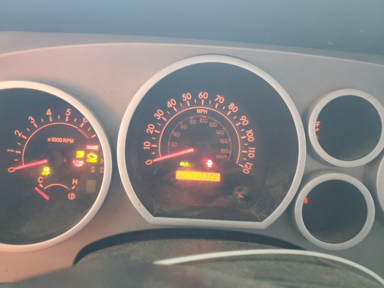 Toyota Tundra Double Cab Image 3