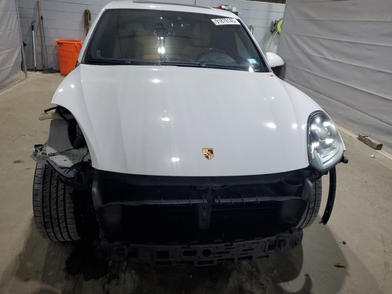 Porsche Cayenne Image 14