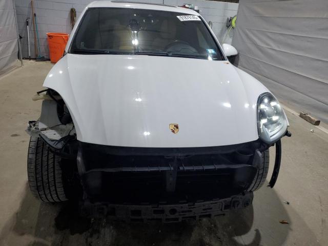 Porsche Cayenne Image 14