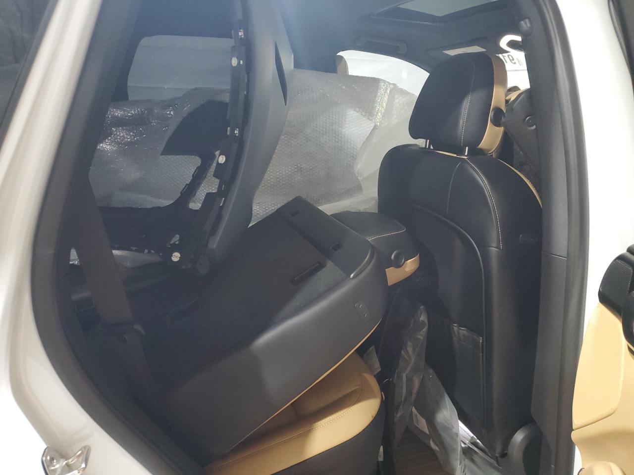 Porsche Cayenne Image 5