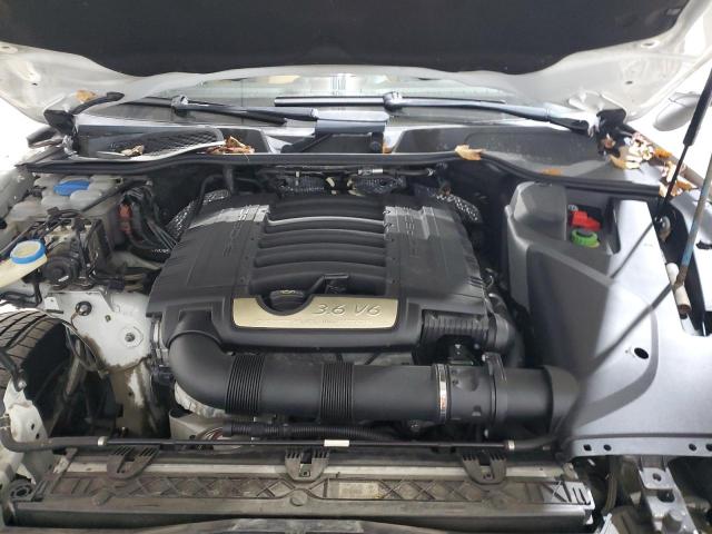 Porsche Cayenne Image 12