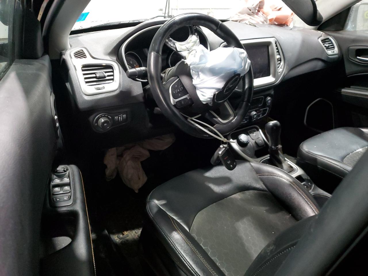 Jeep Compass Latitude Image 9