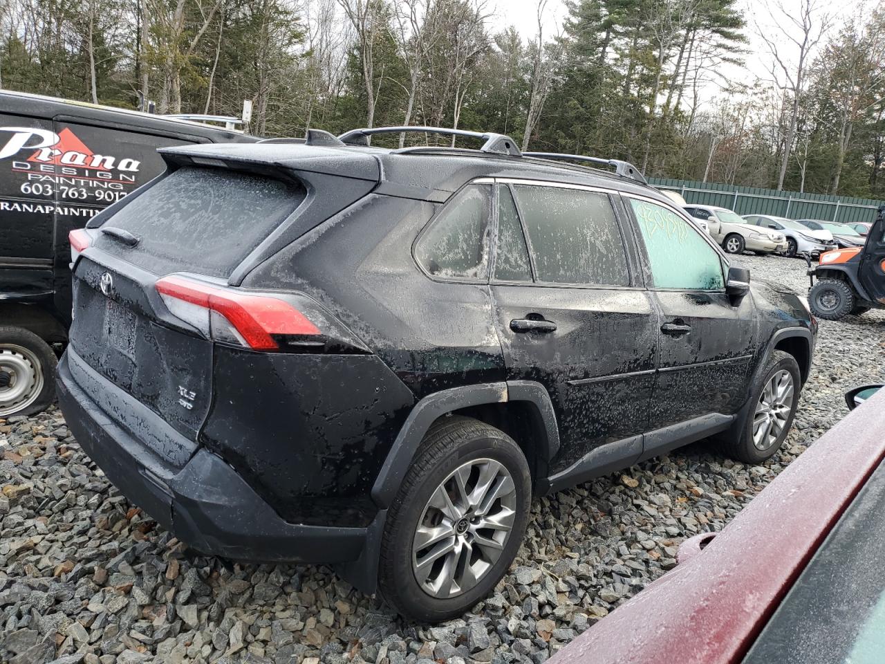 Toyota RAV4 Xle Premium Image 3