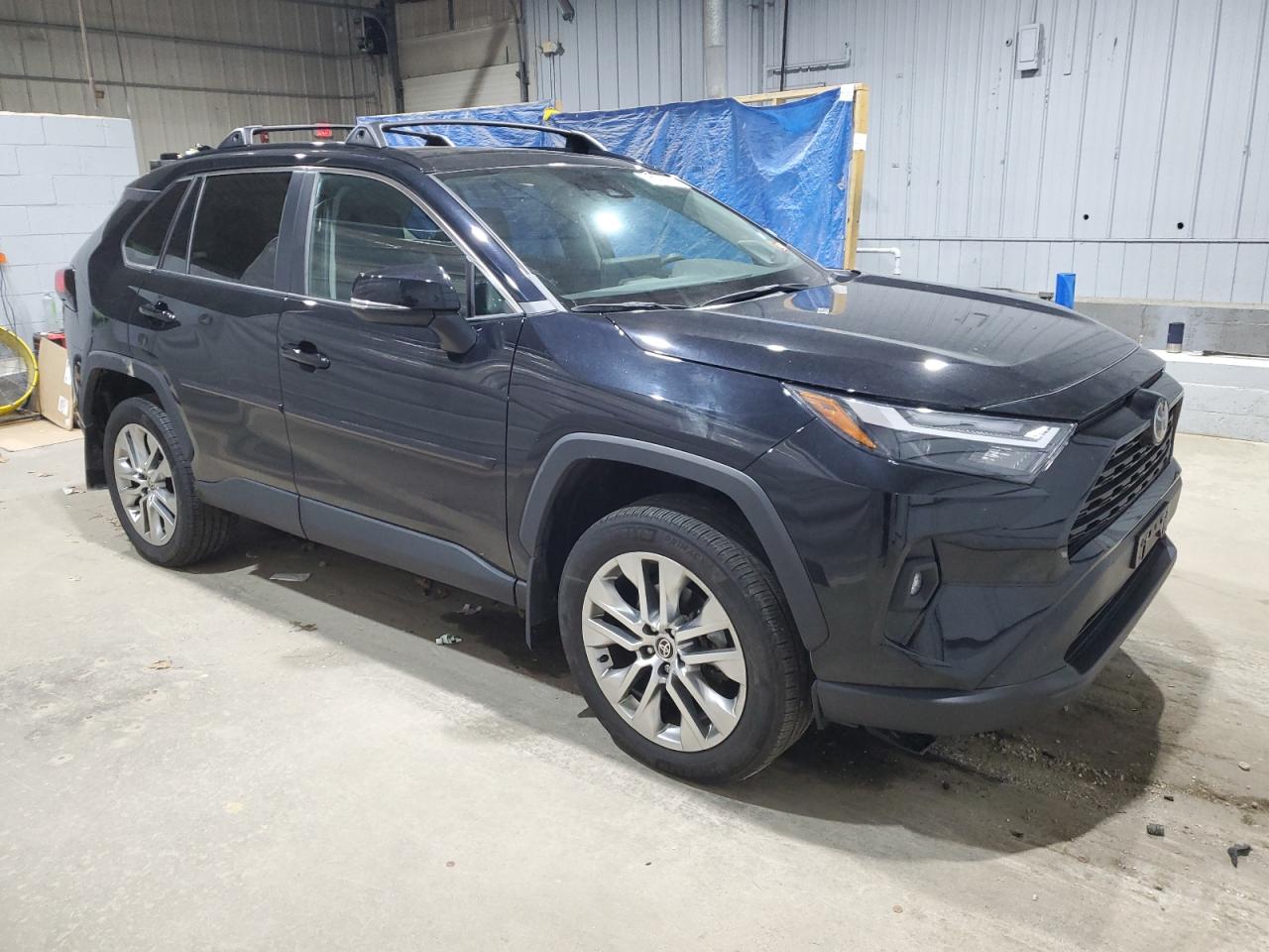 Toyota RAV4 Xle Premium Image 11