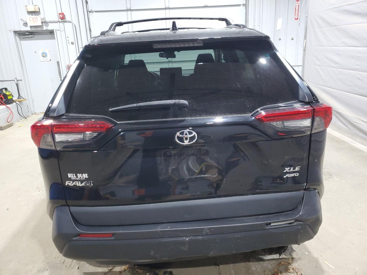 Toyota RAV4 Xle Premium Image 7
