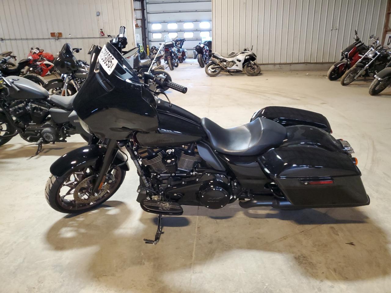 Harley-Davidson Flhxst Image 8