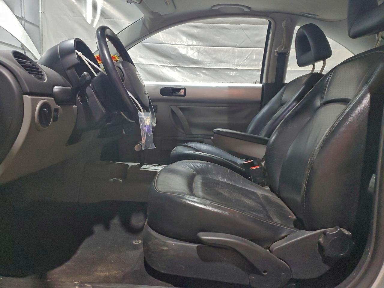 Volkswagen Beetle Glx Image 9