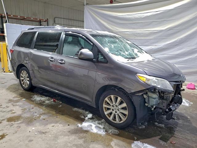 Toyota Sienna Xle Image 3