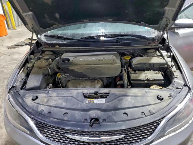 Chrysler 200 Limited Image 9