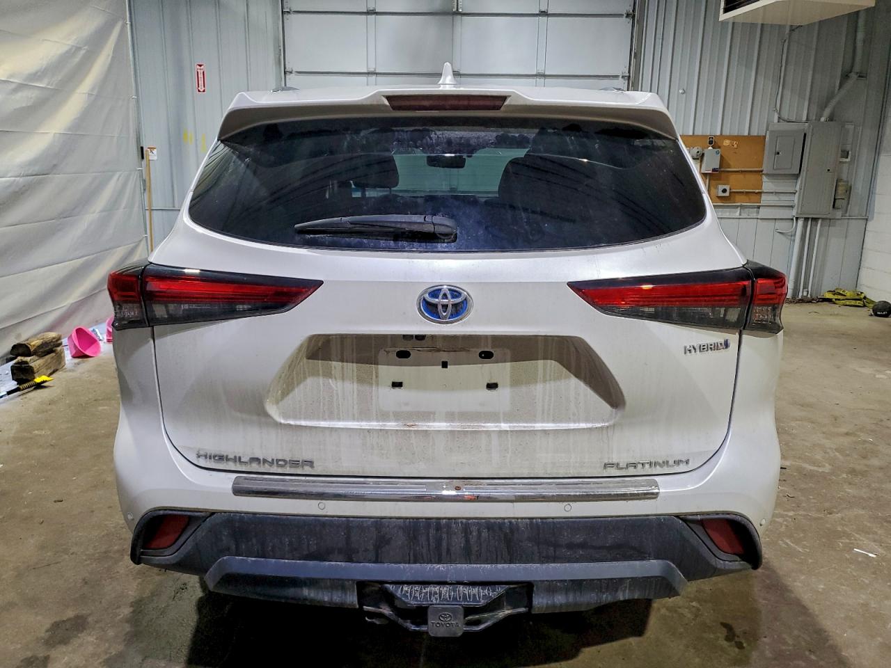 Toyota Highlander Hybrid Platinum Image 3