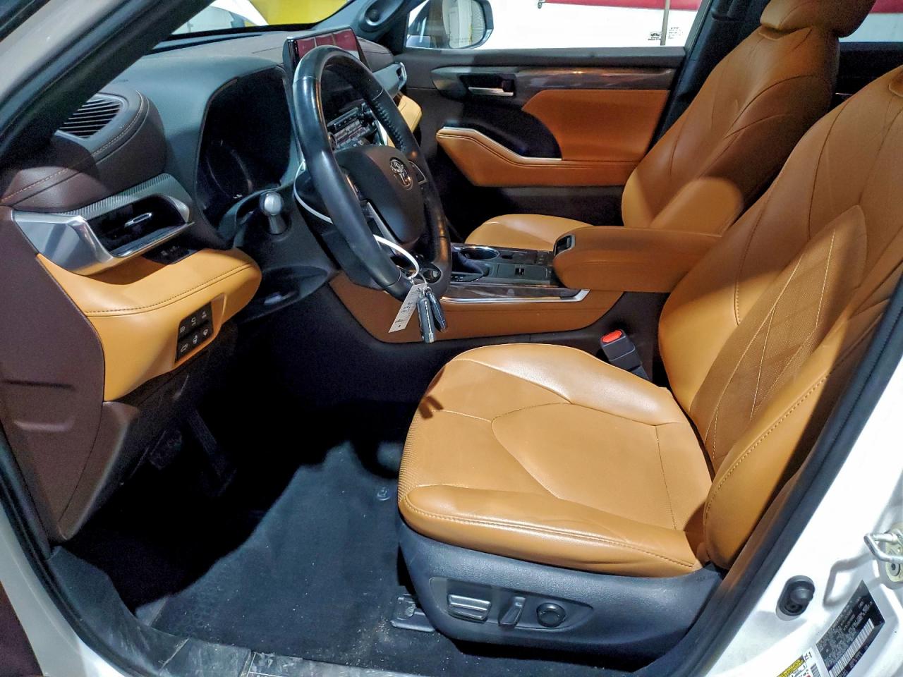 Toyota Highlander Hybrid Platinum Image 7