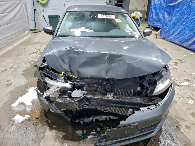 Volkswagen Jetta S Image 2