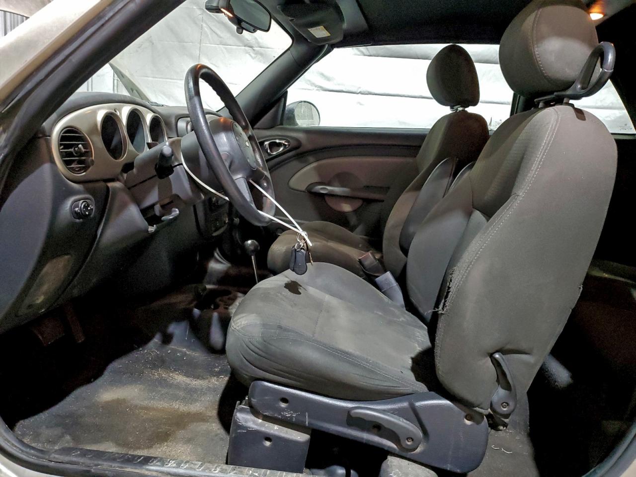 Chrysler PT Cruiser Image 11