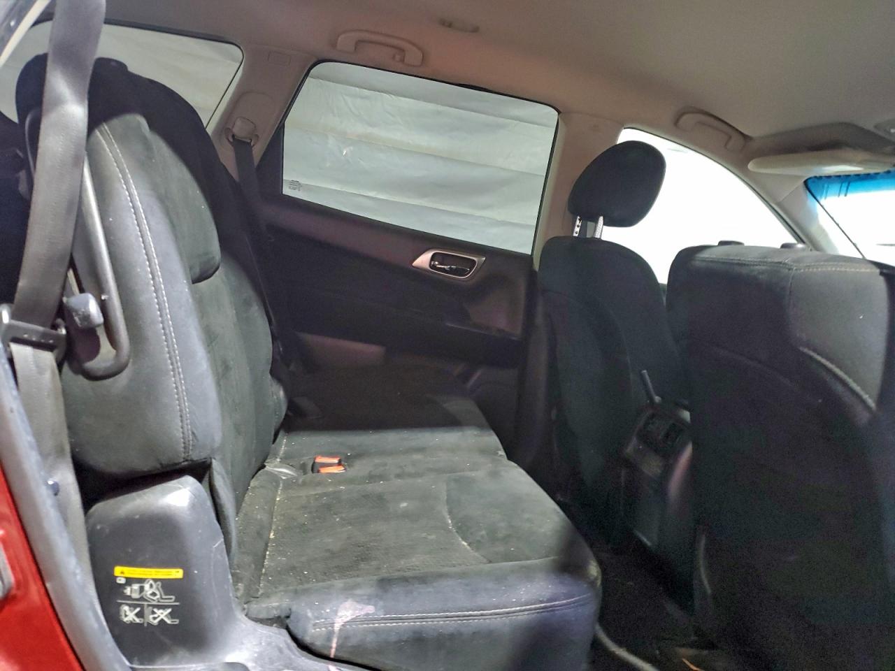 Nissan Pathfinder S Image 7