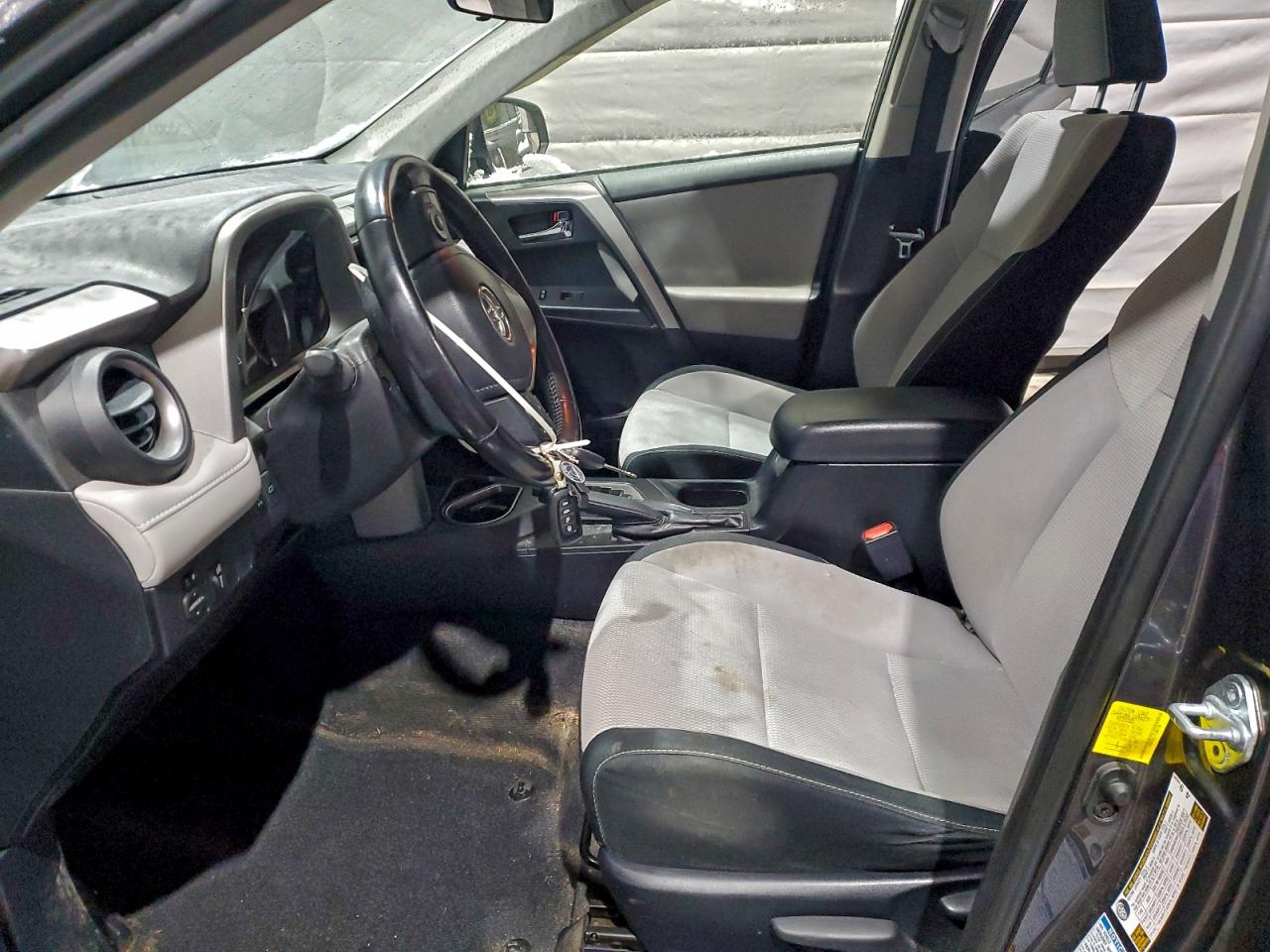 Toyota RAV4 Xle Image 5