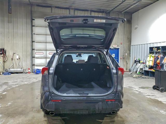 Toyota RAV4 Xle Image 3