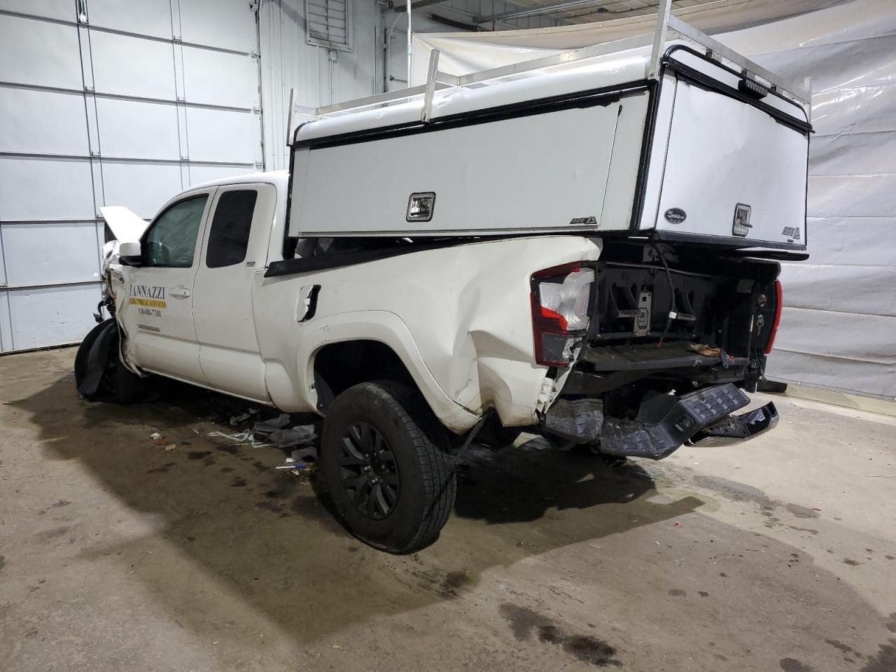 Toyota Tacoma Access Cab Image 11