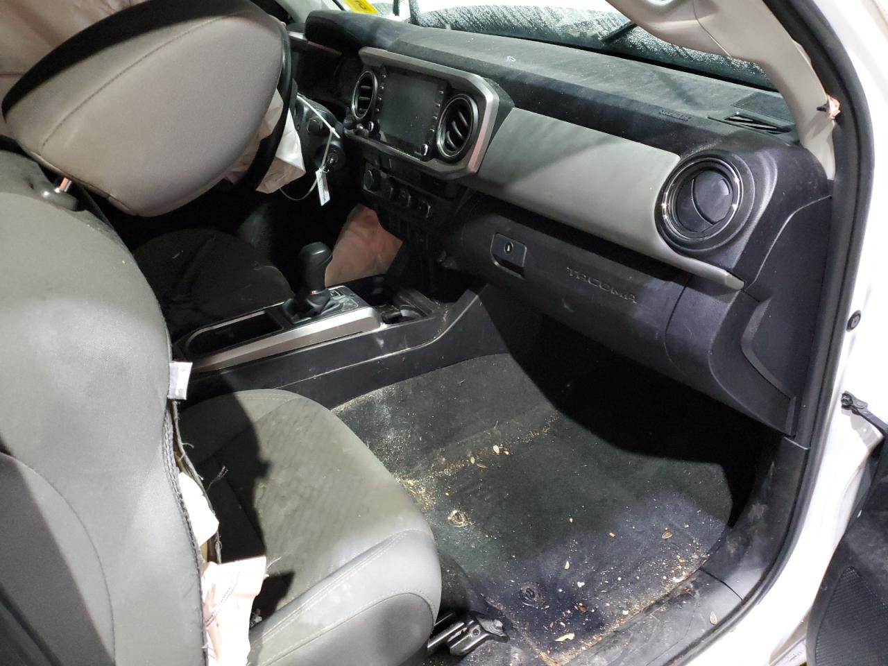 Toyota Tacoma Access Cab Image 7