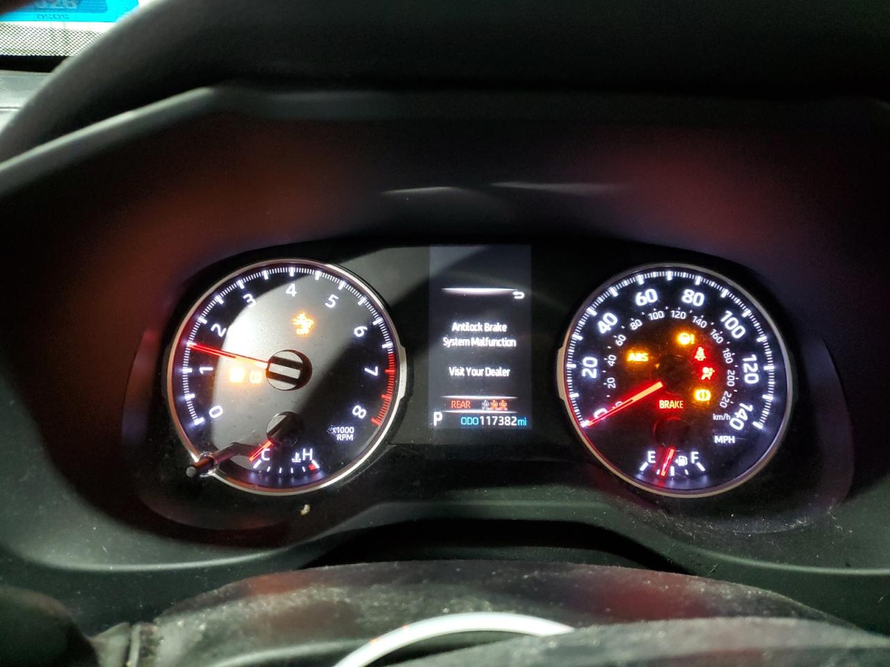 Toyota RAV4 Le Image 9