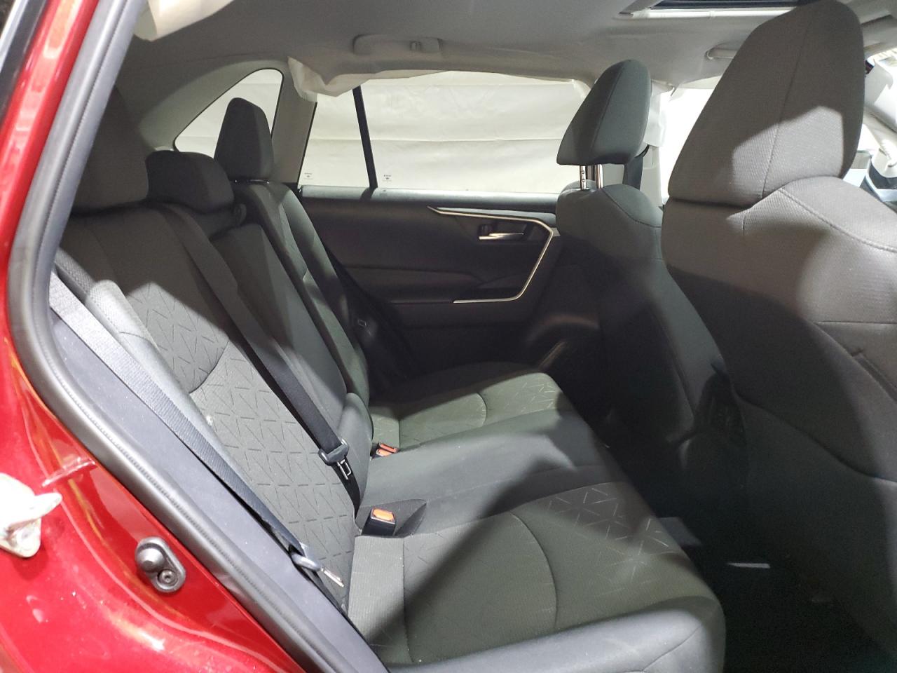 Toyota RAV4 Xle Image 10