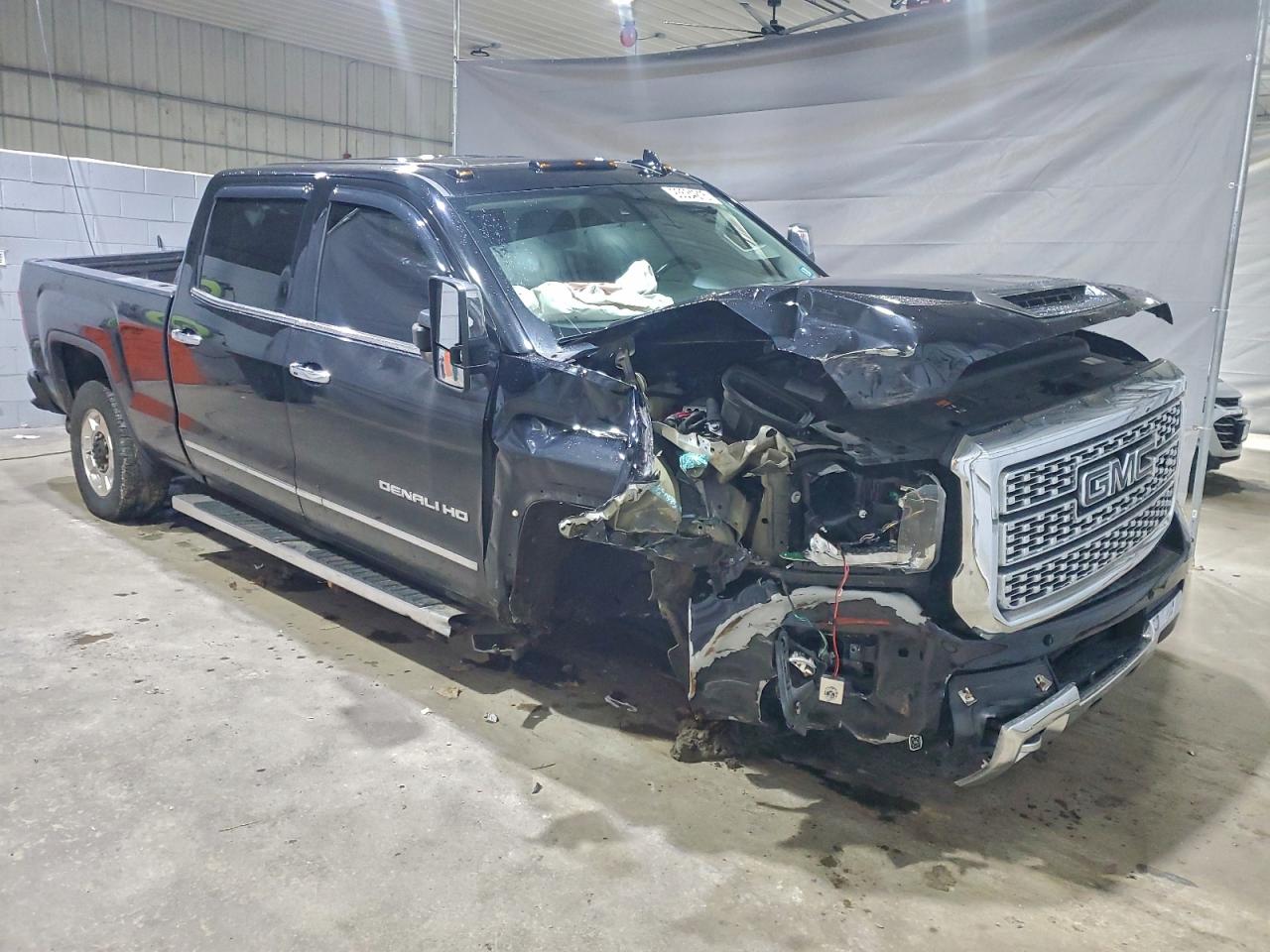 GMC Sierra K2500 Denali Image 7