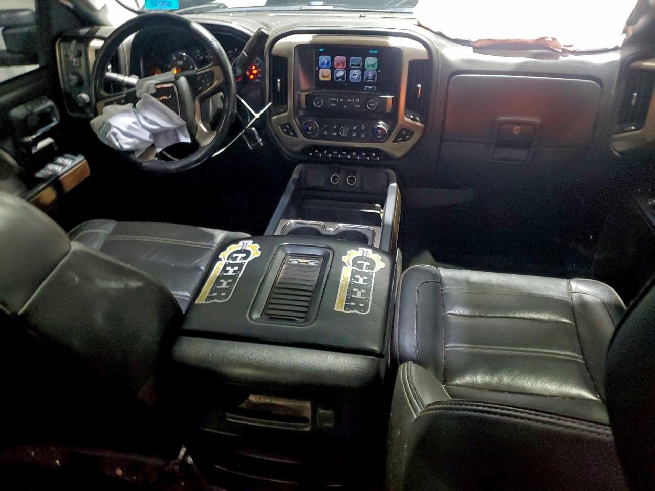 GMC Sierra K2500 Denali Image 2