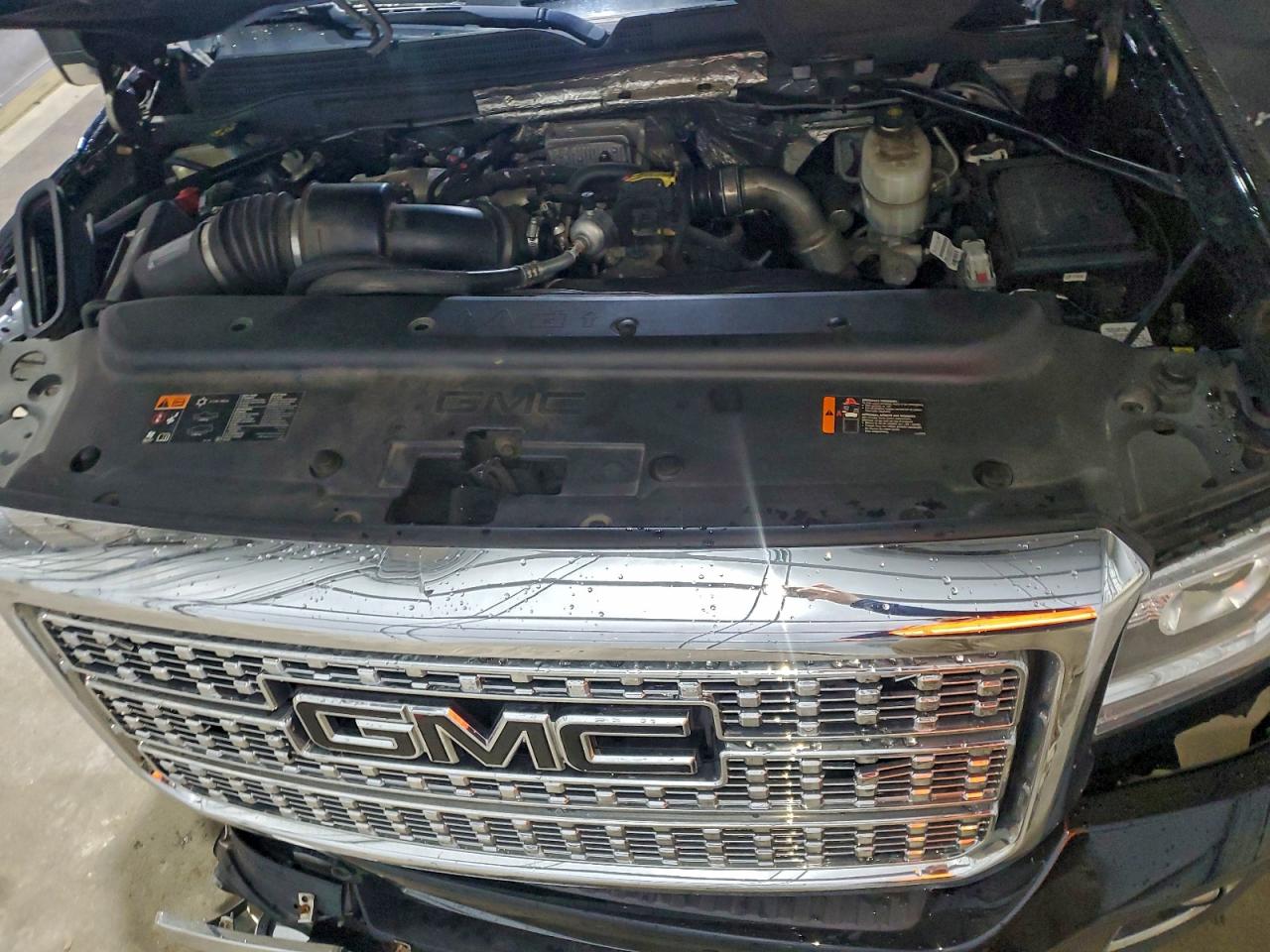 GMC Sierra K2500 Denali Image 11