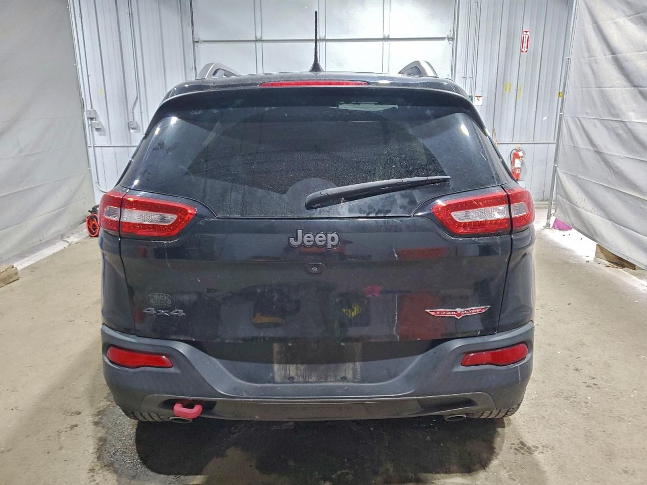 Jeep Cherokee Trailhawk Image 11
