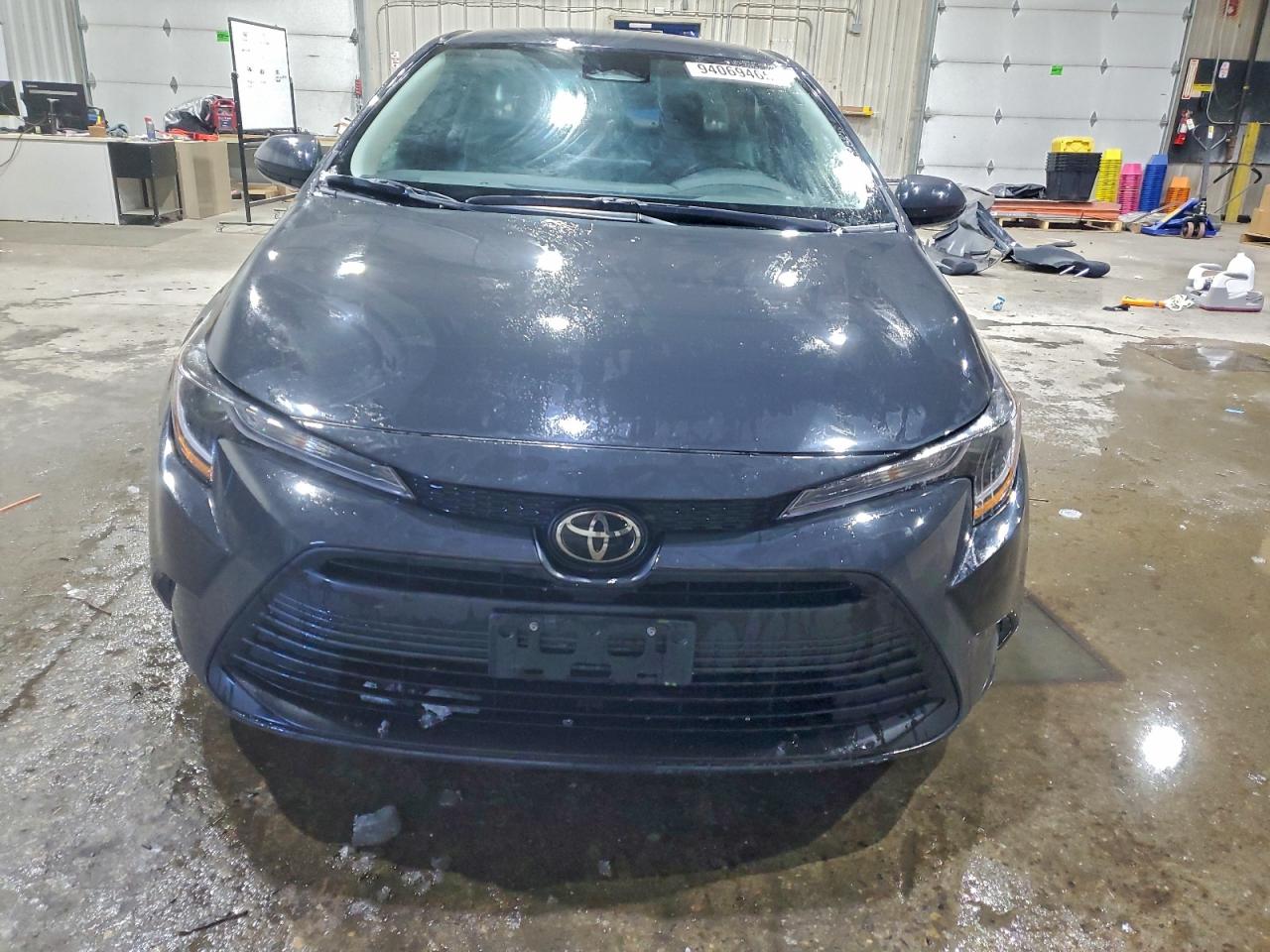 Toyota Corolla Le Image 12