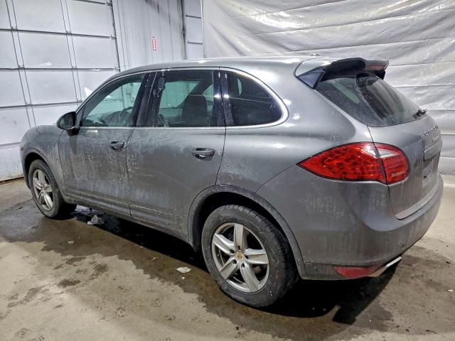 Porsche Cayenne Image 10