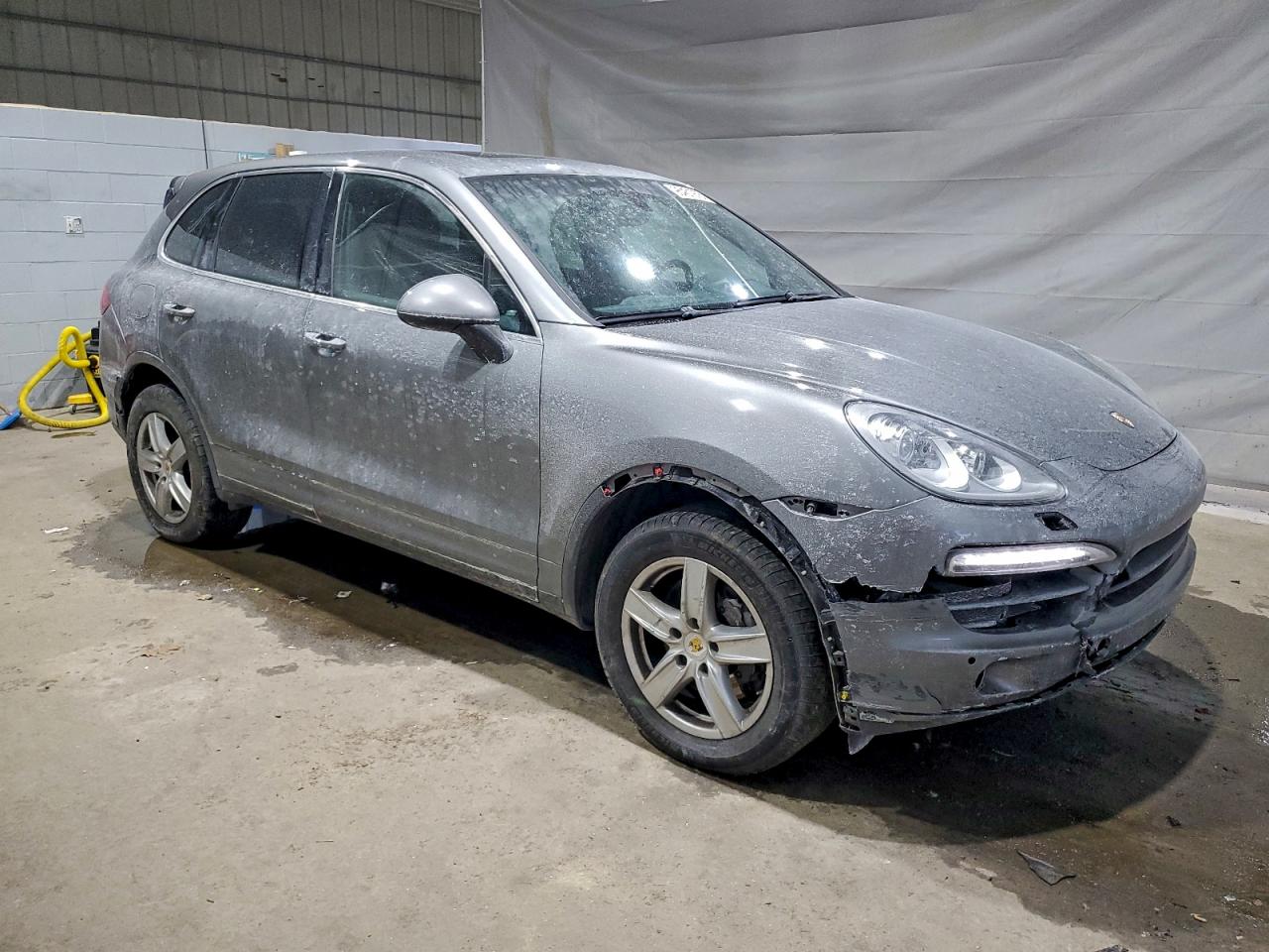Porsche Cayenne Image 4