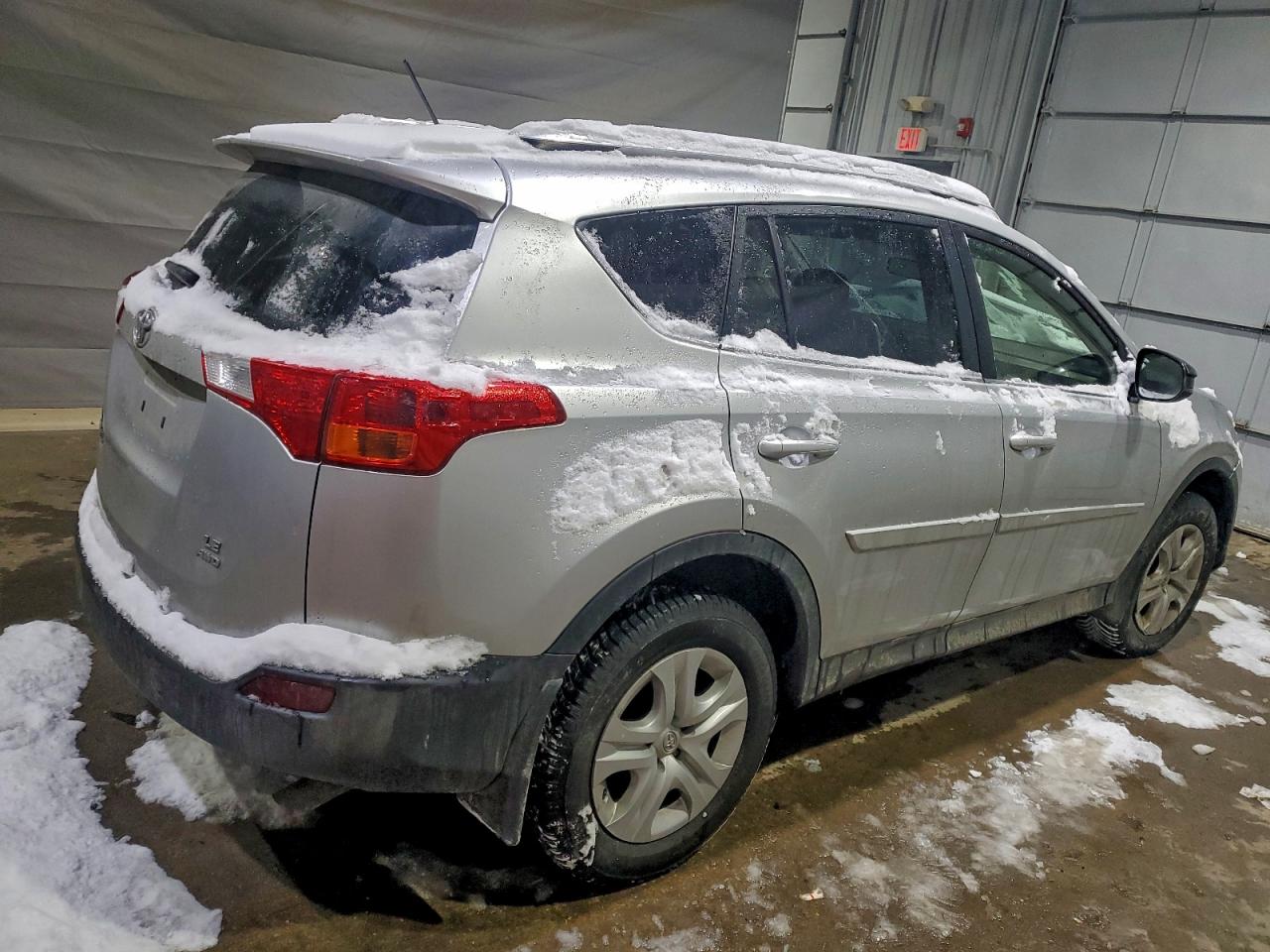 Toyota RAV4 Le Image 8
