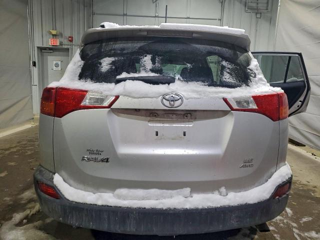 Toyota RAV4 Le Image 6