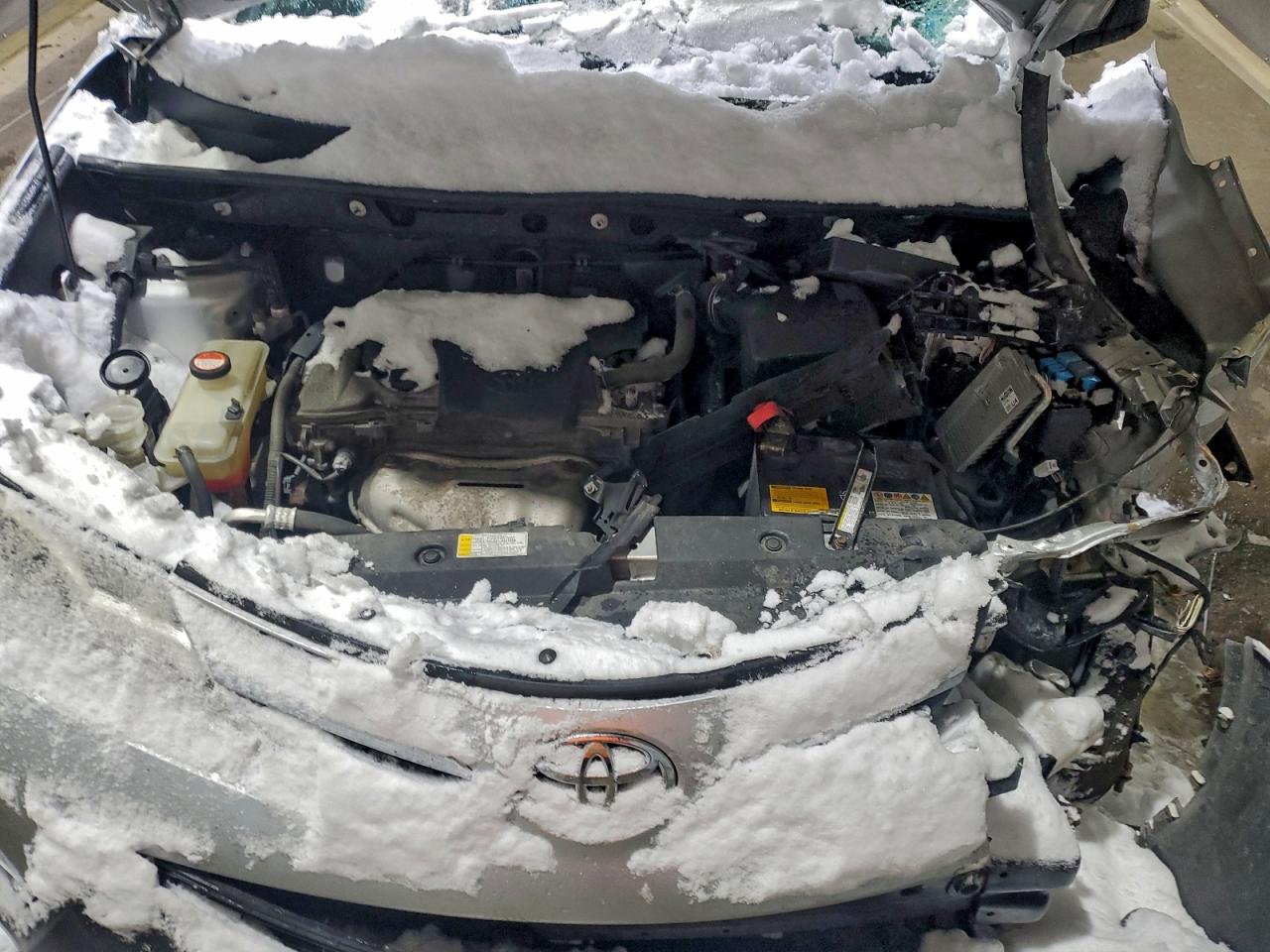 Toyota RAV4 Le Image 9