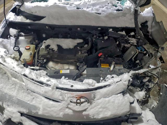 Toyota RAV4 Le Image 9