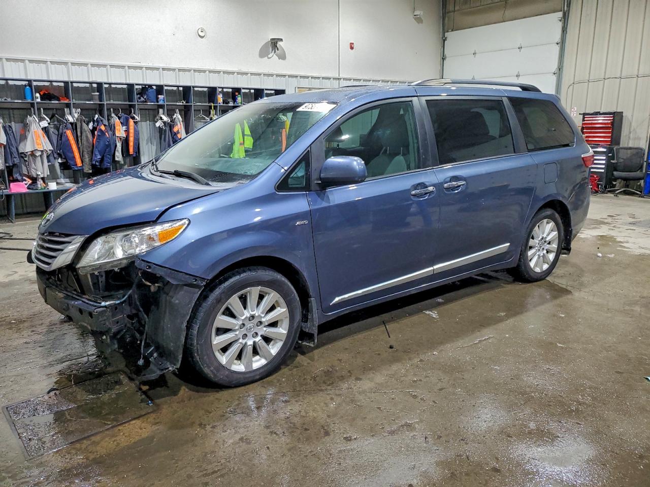 Toyota Sienna Xle Image 1