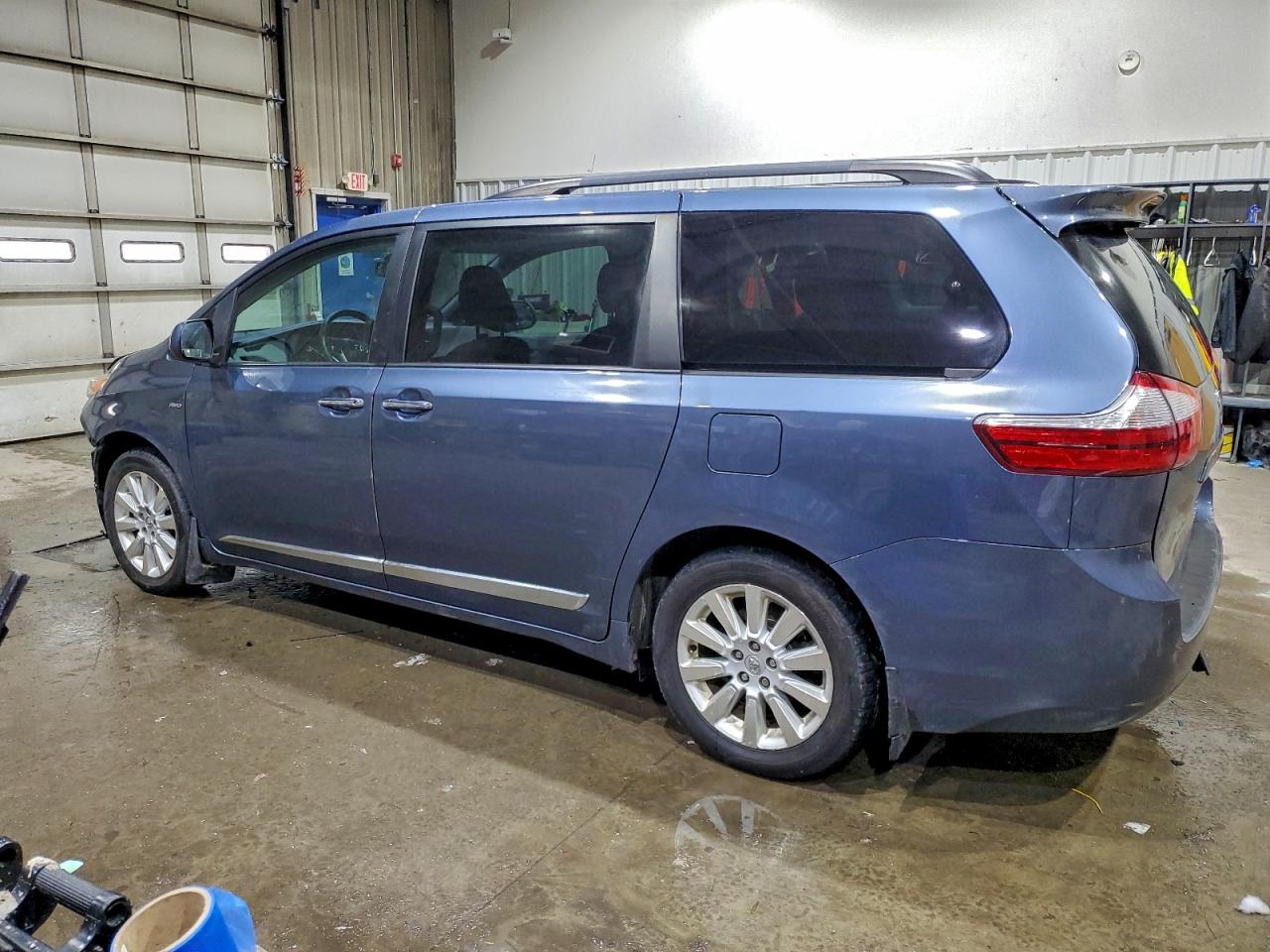 Toyota Sienna Xle Image 7