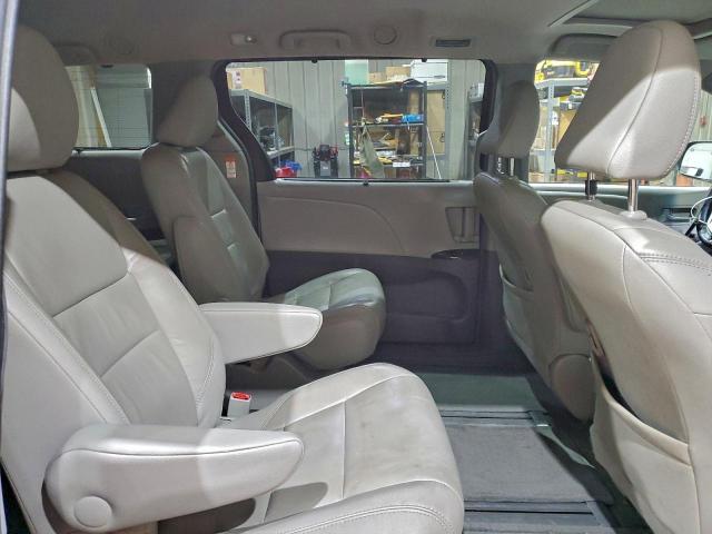 Toyota Sienna Xle Image 10