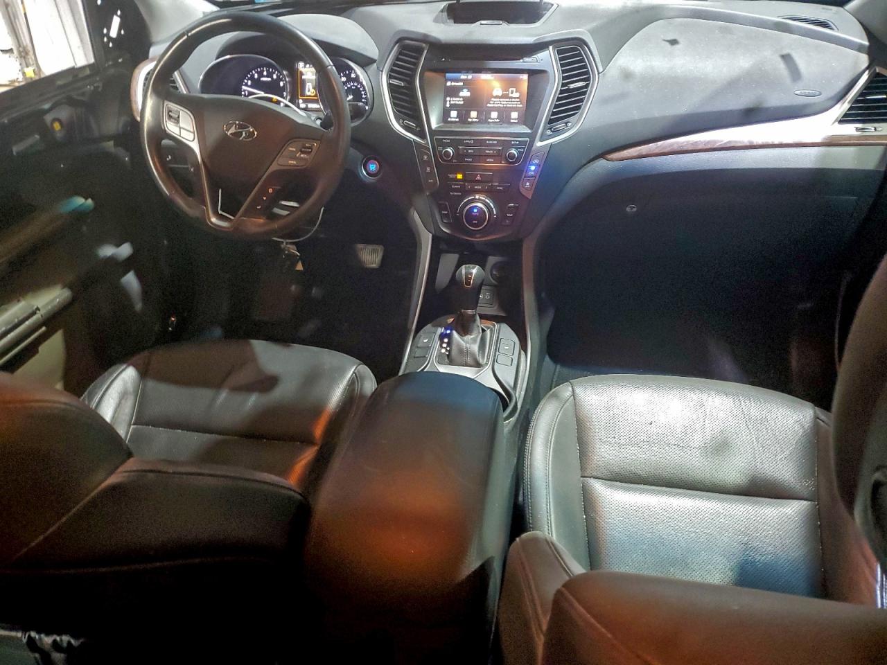 Hyundai SANTA FE Se Image 10