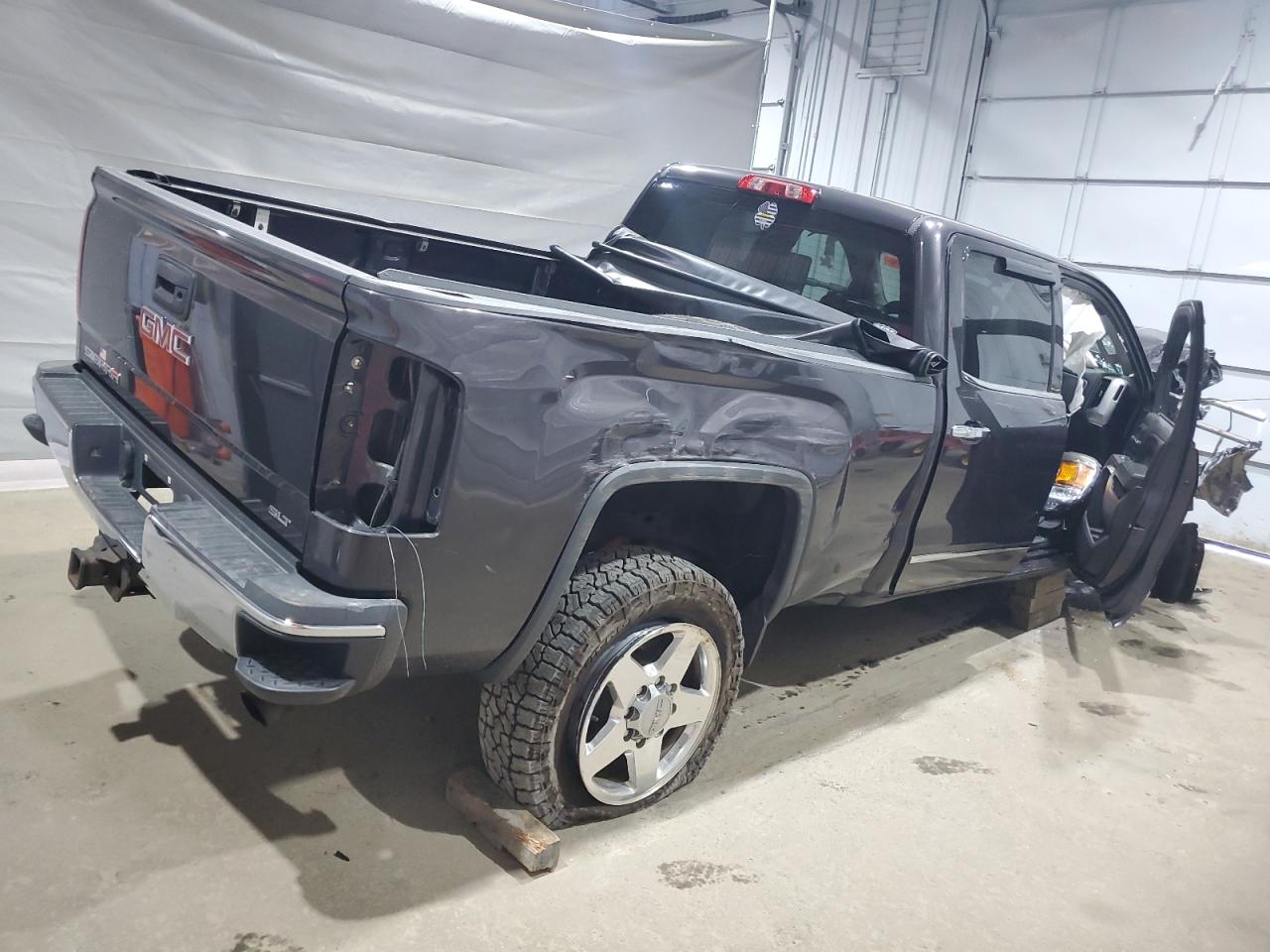 GMC Sierra K2500 Slt Image 3