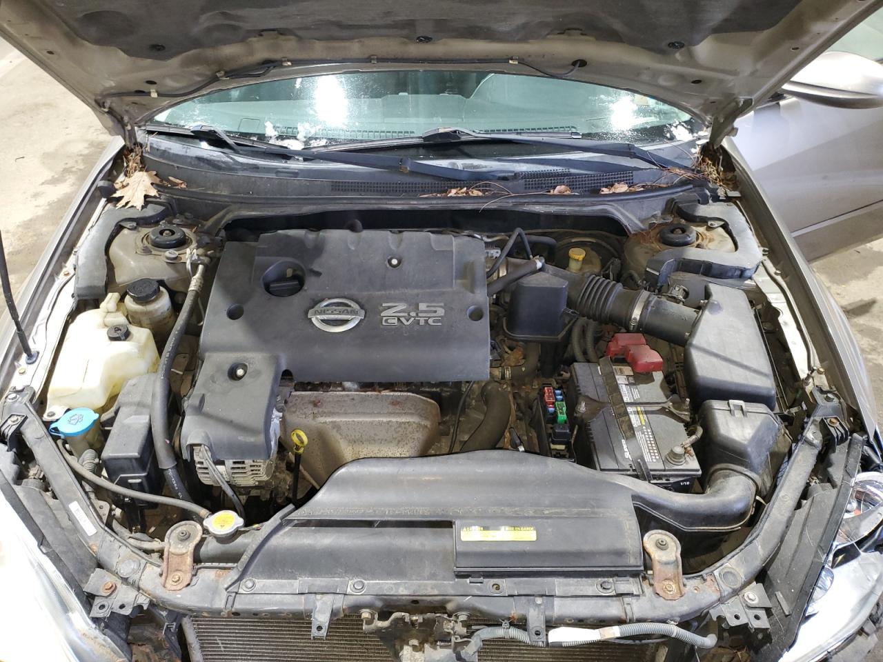 Nissan Altima Base Image 12