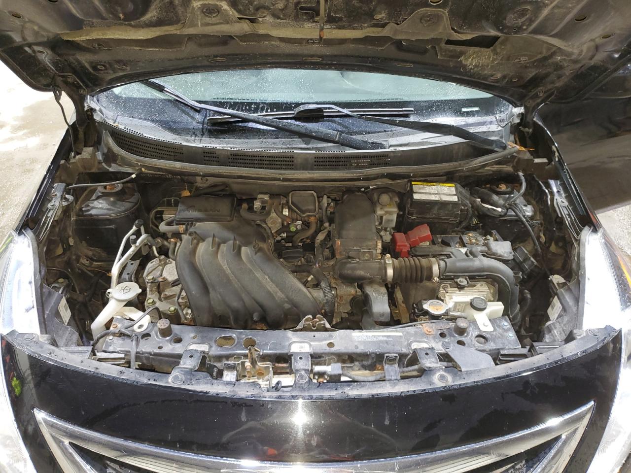 Nissan Versa S Image 8