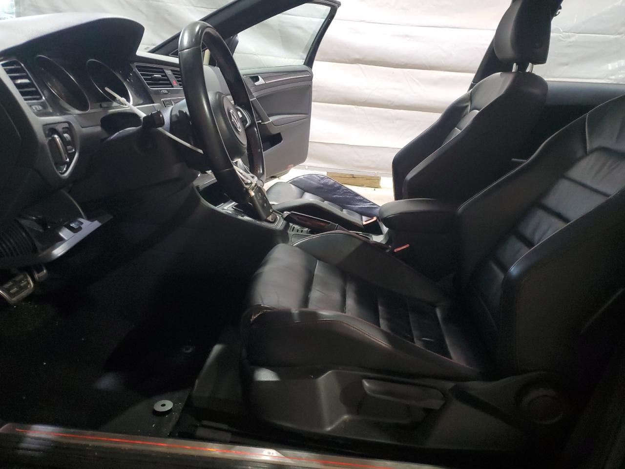 Volkswagen GTI Image 8